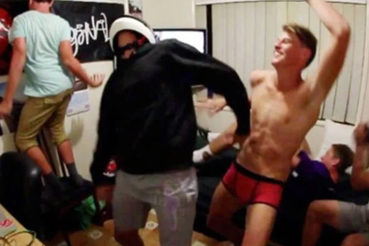 Meme “Harlem Shake”: pessoas se sacodem e extravasam ao som da música do produtor americano Bauuer (Reprodução)