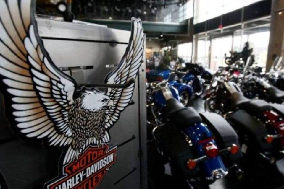 Kiehl's realiza carreata de motos Harley Davidson