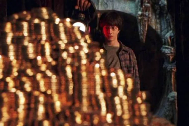Harry Potter: livro, que foi lançado em 1997, pode ser arrematado por até 26 mil libras - o equivalente a 109 mil reais (Reprodução)
