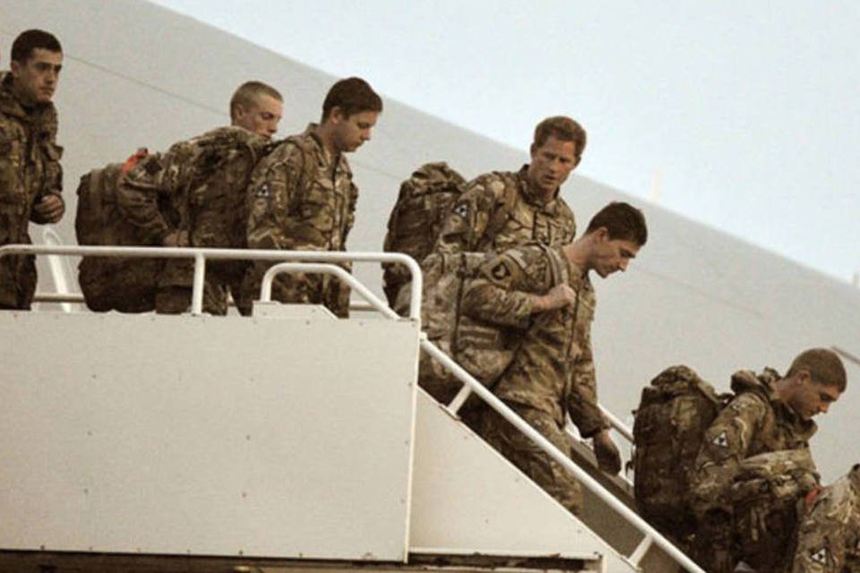 Príncipe retorna ao Reino Unido após missão no Afeganistão