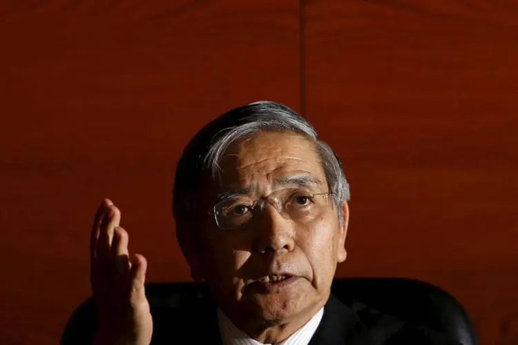 
	O presidente do banco central do Jap&atilde;o, Haruhiko Kuroda: no m&ecirc;s passado o Banco do Jap&atilde;o decidiu adotar taxa de juros negativa
 (Yuya Shino/REUTERS)