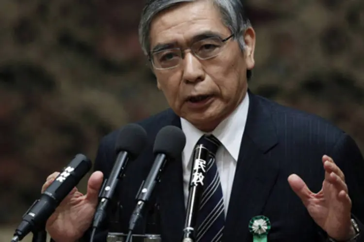 
	Kuroda ter&aacute; de passar por uma segunda rodada de vota&ccedil;&atilde;o no Parlamento para receber um mandato de cinco anos com in&iacute;cio em 9 de abril
 (Issei Kato/Reuters)