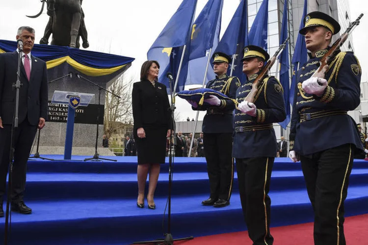 
	Kosovo: esta &eacute; a primeira posse p&uacute;blica de um presidente nos oito anos de independ&ecirc;ncia do pa&iacute;s
 (Armend Nimani / AFP)