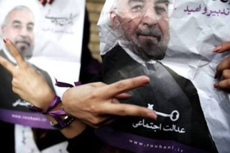 Iranianos celebram vitória de Rohani para presidente