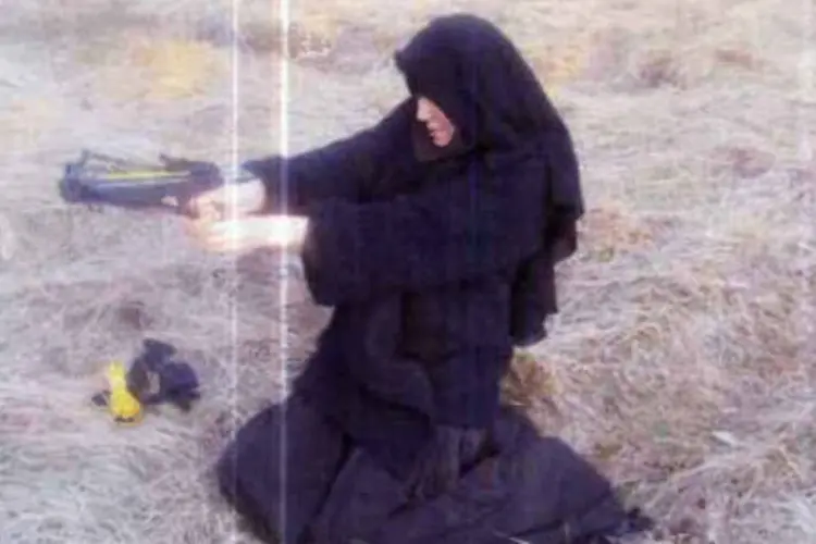 
	Hayat Boumeddiene: ela teria participado de suposto campo de treinamento jihadista na Fran&ccedil;a
 (Reprodução/Le Monde)