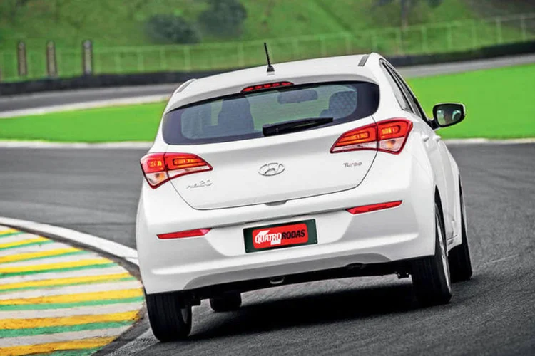 HB20: logotipo Turbo na traseira identifica a nova versão (Marco de Bari/ Quatro Rodas)