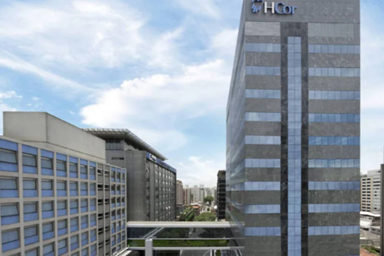 HCor: cobertura do prédio do hospital pegou fogo (Assessoria HCor/Divulgação)
