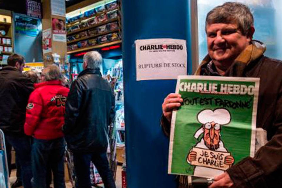 Preço de edição da Charlie Hebdo dispara em revendas online