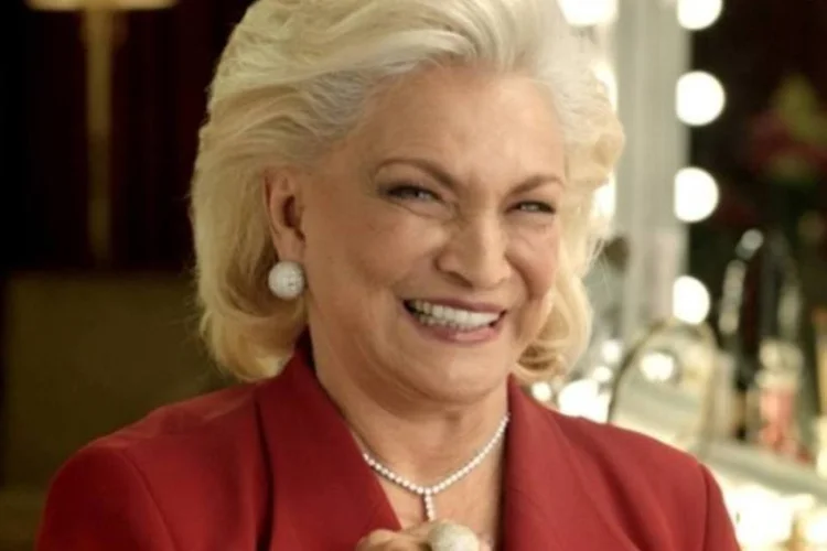Hebe Camargo, em comercial da Sky (Divulgação)