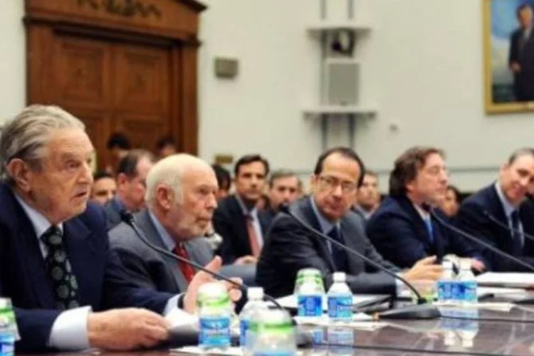 George Soros, do Fundo LLC, participa de reunião em comitê no Capitólio sobre a regulamentação de Hedge Funds (.)
