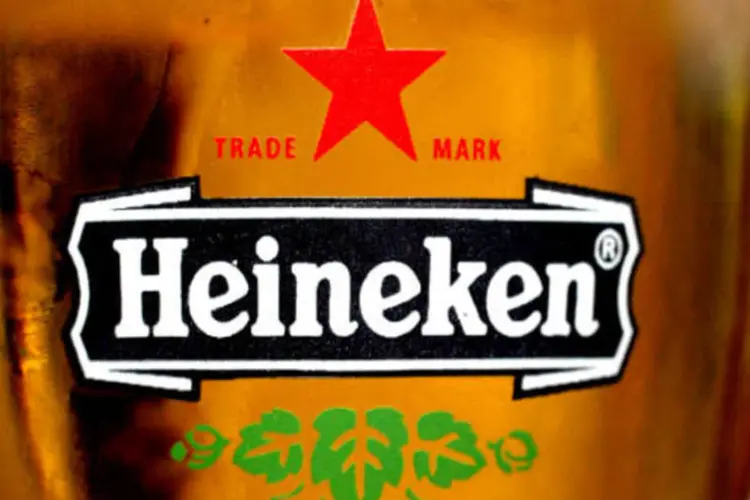 Heineken: a escolha chama a atenção porque a Heineken Brasil possuiu marcas mais populares, como Sol, Kaiser e Bavaria, além da própria Heineken (GettyImages)
