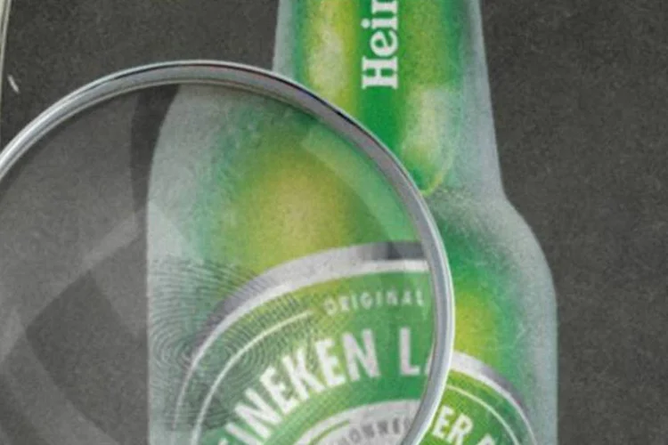 Heineken homenageia Sherlock Holmes: personagem, criado por Sir Arthur Conan Doyle, ficou famoso pela rápida e lógica resolução dos seus mistérios (Reprodução/Facebook)