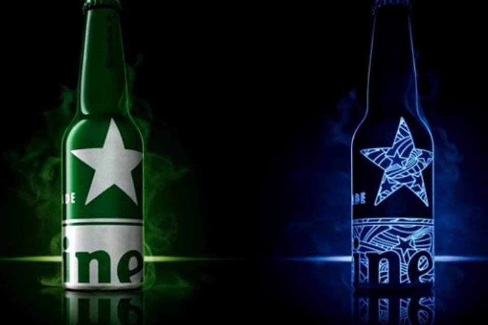 Heineken lança garrafa que brilha no escuro