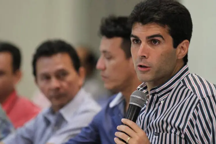 Helder Barbalho, candidato do PMDB ao governo do Pará, durante uma reunião em Santarém (Marco Santos/PMDB-PA/Divulgação)