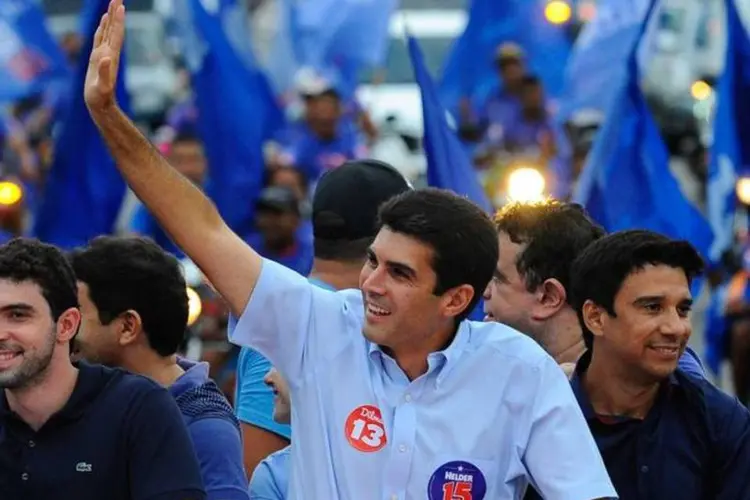 
	Helder Barbalho: &ldquo;o PMDB foi eleito com responsabilidade de ajudar o Brasil. Diferentemente de outros partidos, o PMDB comp&ocirc;s a chapa presidencial&quot;, diz o ministro
 (Agência Brasil)