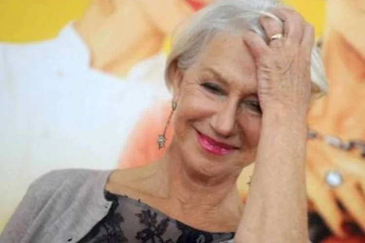 A atriz Helen Mirren na pré-estreia do filme "A 100 Passos de um Sonho" (AFP)