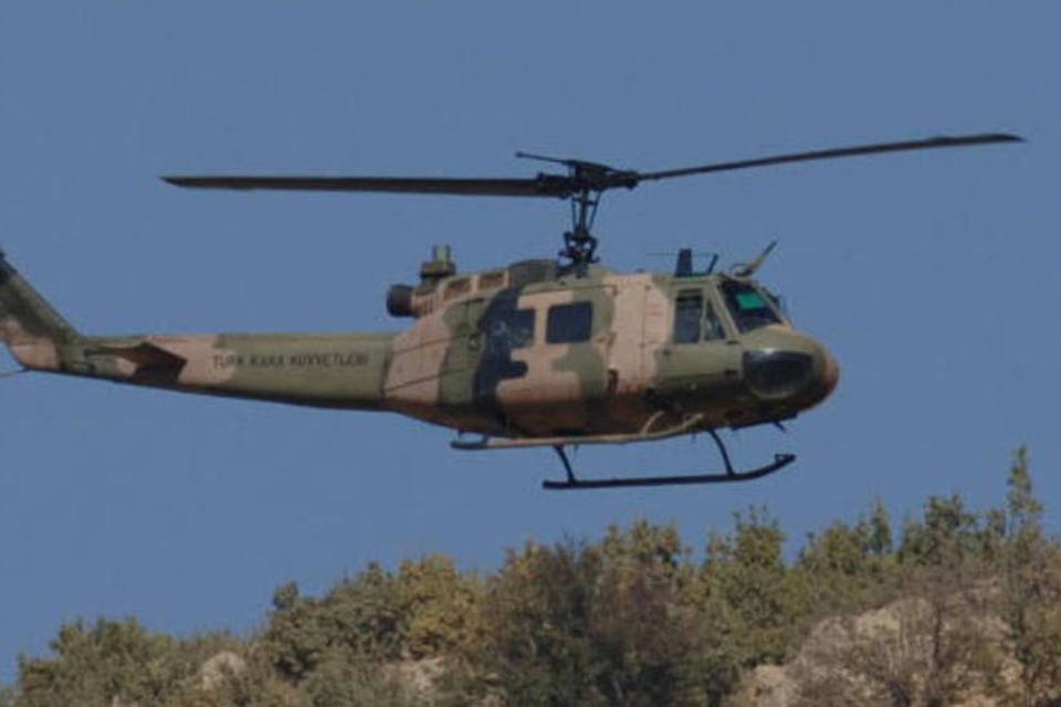 Queda de helicóptero militar deixa sete mortos na Turquia