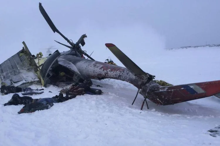 
	Helic&oacute;ptero que caiu na Sib&eacute;ria: queda matou pelo menos quatro dos cinco ocupantes da aeronave
 (Reuters)