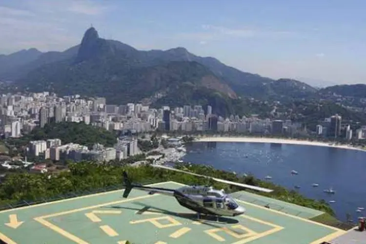 Heliponto no Rio de Janeiro: o helicóptero havia decolado do Aeroporto Santos Dumont com destino ao Aeroporto de Jacarepaguá, na zona oeste da cidade. Um morador da área viu a aeronave bater em uma árvore antes de cair (Daniel Garcia Neto/Flickr)