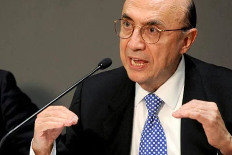 Henrique Meirelles na coletiva sobre a medidas do BC: objetivo é inibir "bolha" no crédito (Antônio Cruz/AGÊNCIA BRASIL)