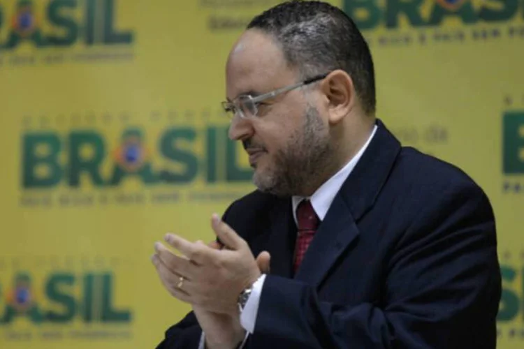 
	Henrique Paim: &ldquo;a educa&ccedil;&atilde;o &eacute; um instrumento de forma&ccedil;&atilde;o social importante. O &uacute;nico que vai fazer com que tenhamos reden&ccedil;&atilde;o. Ela &eacute; libertadora, especialmente para n&oacute;s, afro-brasileiros&rdquo;, diz ministro
 (Marcelo Camargo/Agência Brasil)