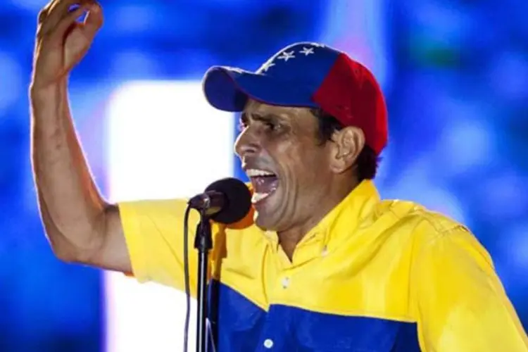 
	Henrique Capriles: O l&iacute;der da oposi&ccedil;&atilde;o mencionou Dilma Rousseff, a argentina Cristina Kirchner e o colombiano Juan Manuel Santos.
 (REUTERS/Marco Bello)