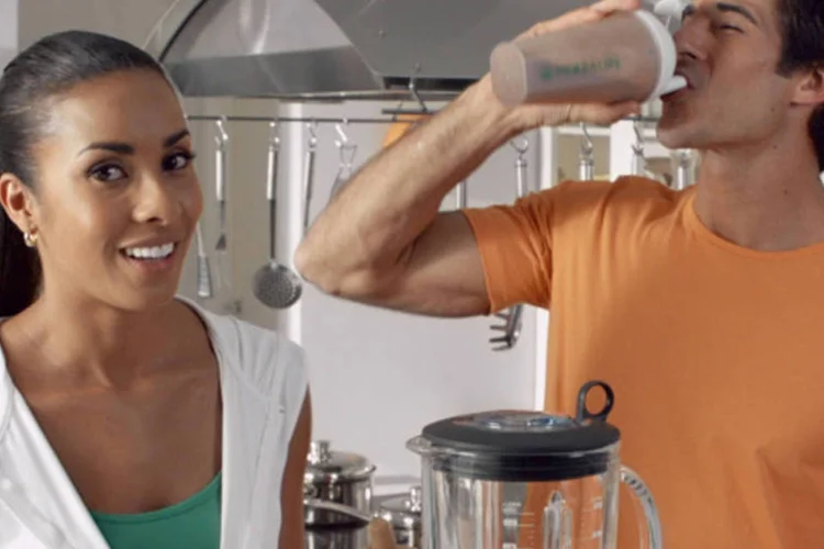 
	Campanha Herbalife: empresa de venda direta de produtos tamb&eacute;m acredita em um salto tempor&aacute;rio nas despesas em decorr&ecirc;ncia dos &quot;recentes eventos&quot; (Reprodução)