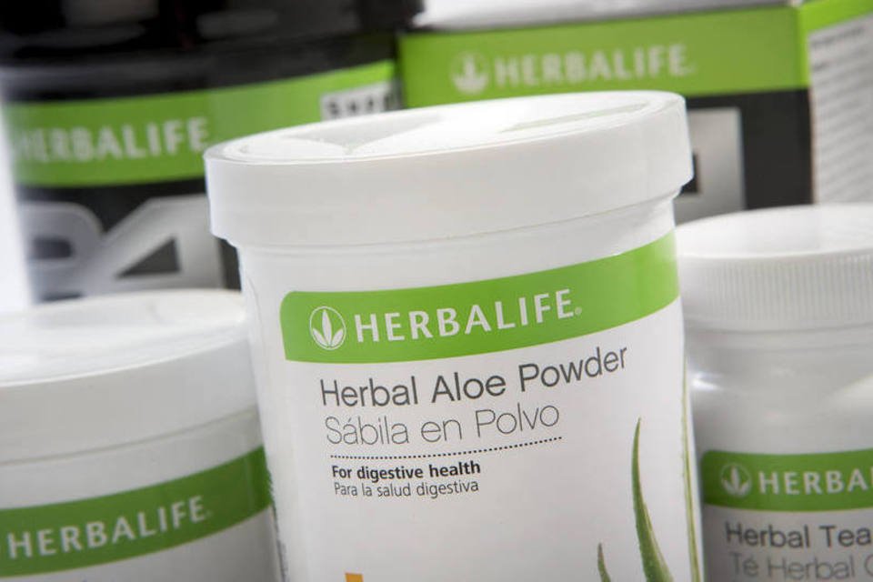 
	Suplementos da Herbalife: a&ccedil;&otilde;es da empresa despencam em NY
 (Bloomberg)