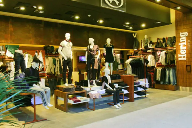 Ações da fabricante e varejista de vestuário chegaram a cair quase 5% no pregão desta sexta-feira (Mario Rodrigues)