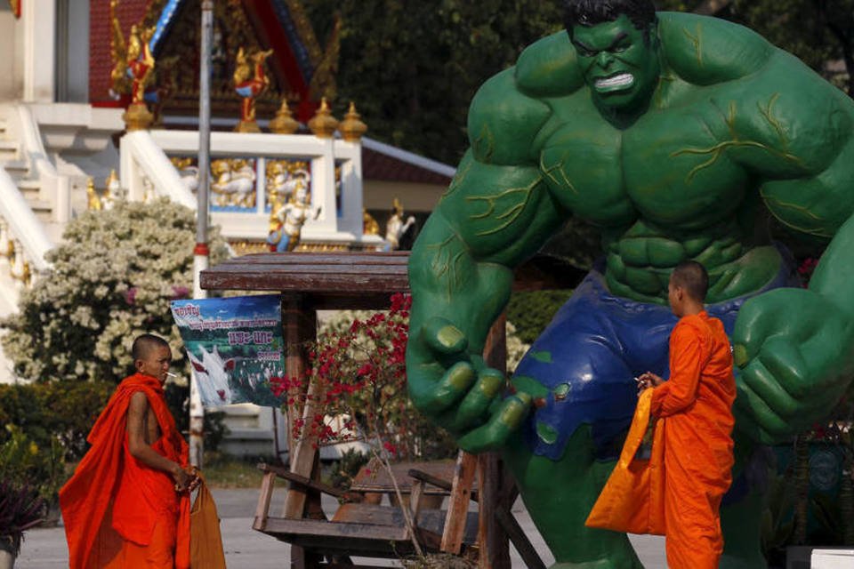 Templos budistas se rendem ao poder dos super-heróis