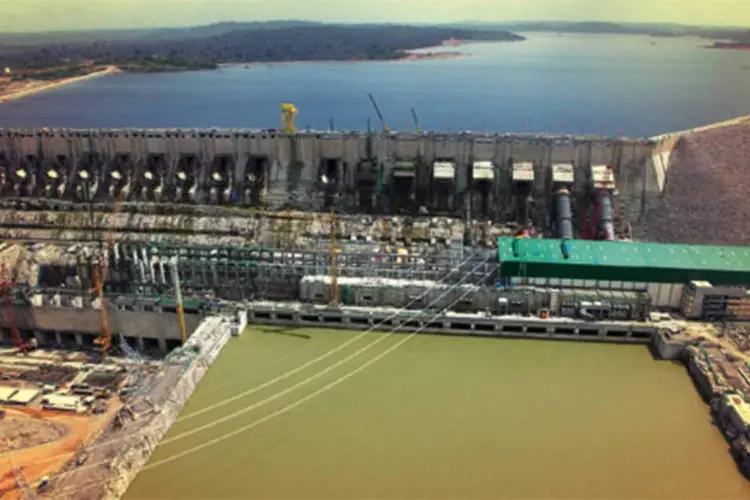 
	Belo Monte: segundo a Norte Energia, a primeira turbina a gerar energia comercialmente, no S&iacute;tio Belo Monte, est&aacute; instalada na casa de for&ccedil;a principal do empreendimento
 (Governo/Divulgação)