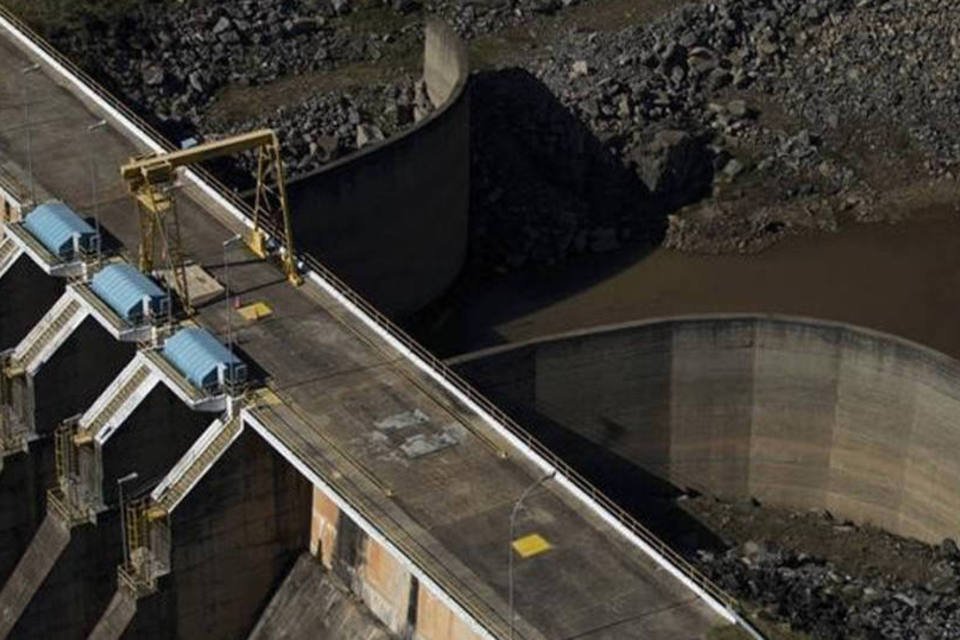 Governo apresenta acordo para déficit hidrelétrico
