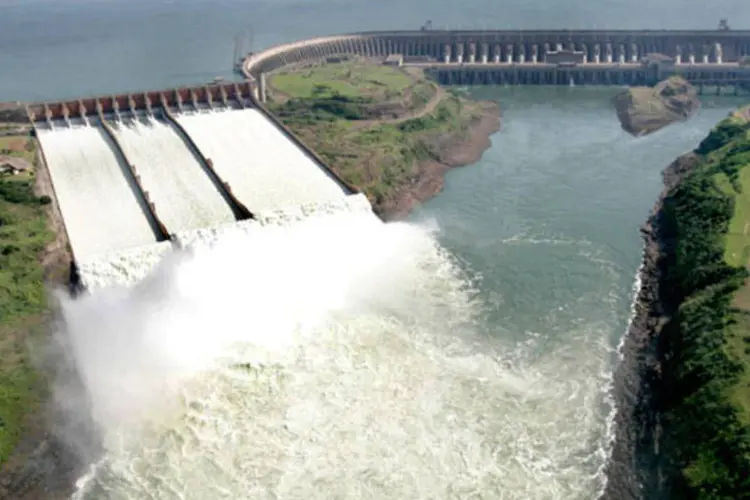 
	Itaipu: Como o Paraguai satisfaz sua demanda com apenas 5% da eletricidade de Itaipu, o restante acaba no Brasil
 (Divulgação/EXAME.com)
