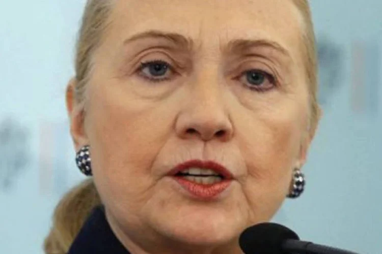 
	Hillary Clinton: Hillary j&aacute; advertiu o regime de Bashar al Assad que, se for utilizado armamento qu&iacute;mico, ser&aacute;&nbsp;&quot;uma linha vermelha&quot;
 (Kevin Lamarque/AFP)