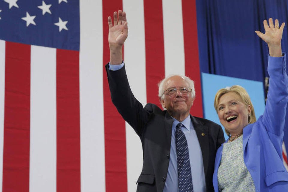 Bernie Sanders declara apoio a candidatura de Hillary