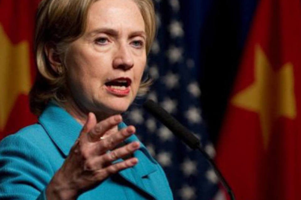 A secretária de Estado norte-americana, Hillary Clinton, durante discurso em Pequim (Saul Loeb/AFP)