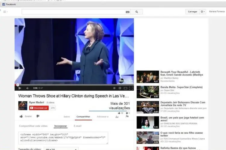 Mulher joga sapato em Hillary Clinton durante discurso: após escapar ilesa, Hillary comentou o incidente com bom humor (Reprodução/YouTube/Ryan Maderi)