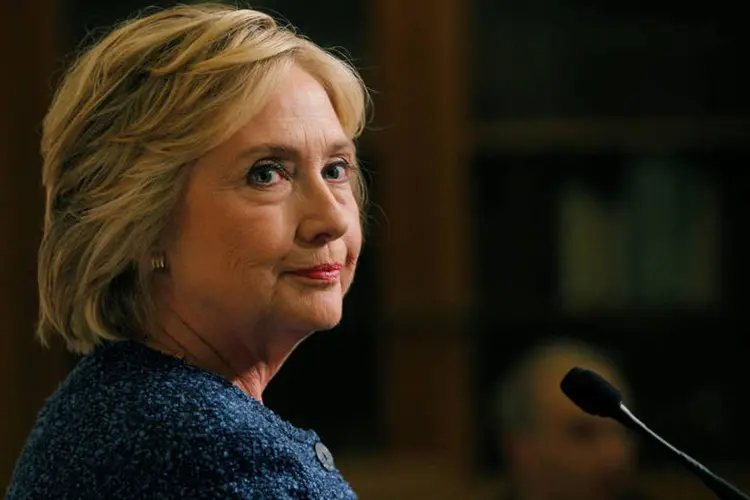 
	Hillary Clinton: a campanha da ex-secret&aacute;ria de Estado revelou hoje detalhes deste check up e descreveu o diagn&oacute;stico da pneumonia
 (Brian Snyder / Reuters)