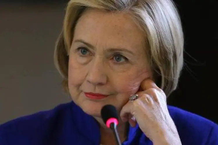 
	Hillary Clinton: &quot;quero que os cidad&atilde;os vejam meus e-mails. Pedi ao Departamento de Estado que os publiquem e me disseram que ser&atilde;o revisados para publica&ccedil;&atilde;o o mais r&aacute;pido poss&iacute;vel&quot;
 (Justin Sullivan/AFP)