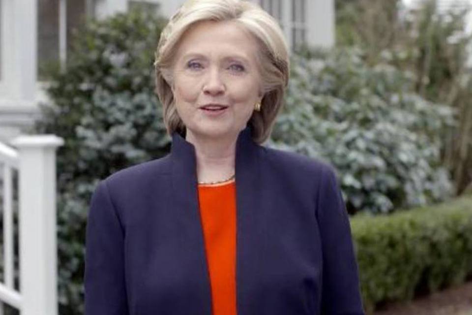 Hillary, candidata à Casa Branca, reencontra americanos