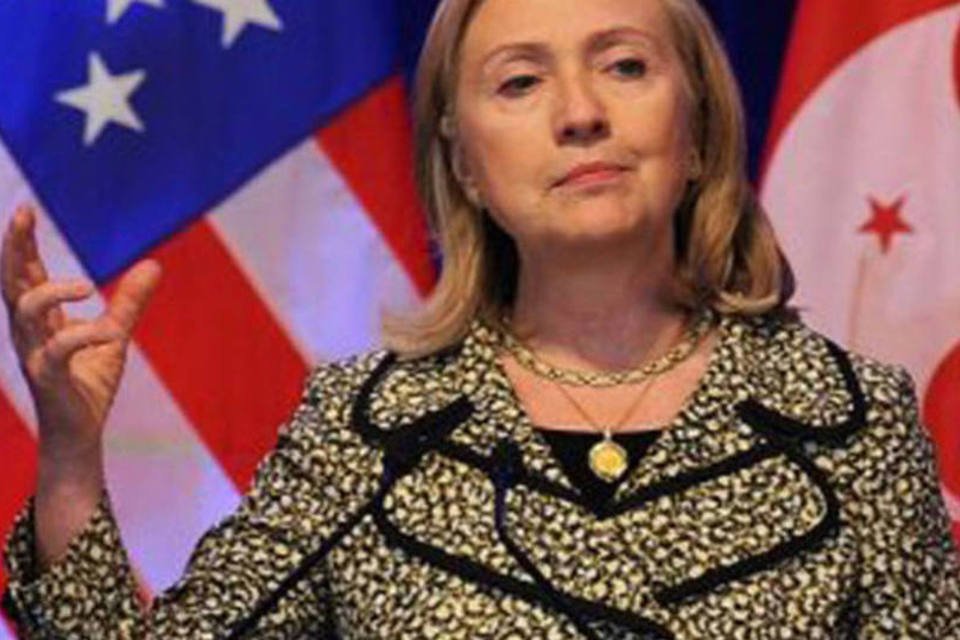 Hillary critica falta de liberdade e transparência da economia chinesa