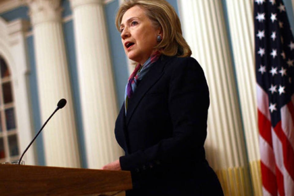 Hillary Clinton pede fim da violência no Iêmen