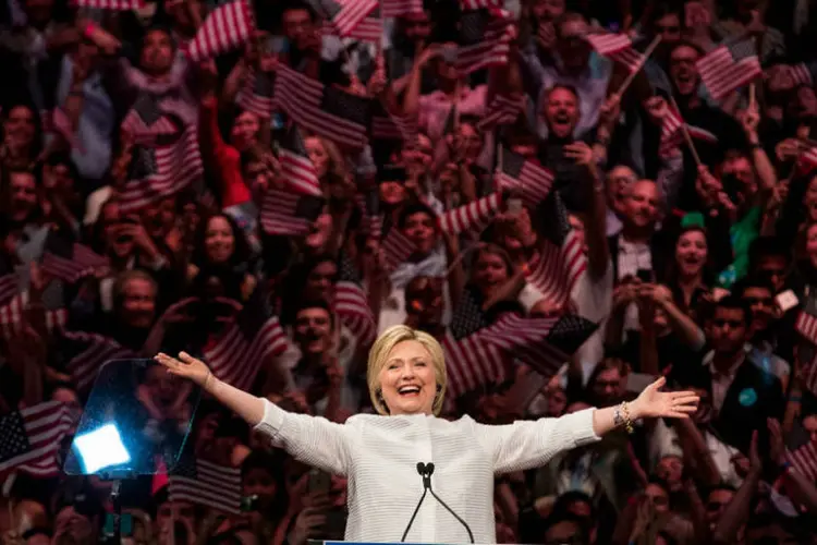 
	Hillary: a prov&aacute;vel indicada democrata tinha 9 pontos percentuais de dianteira sobre o empres&aacute;rio nova-iorquino em um levantamento anterior
 (Drew Angerer/Getty Images)