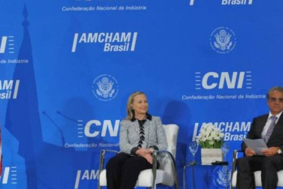 CNI pede a Hillary Clinton isenção da tributação dupla