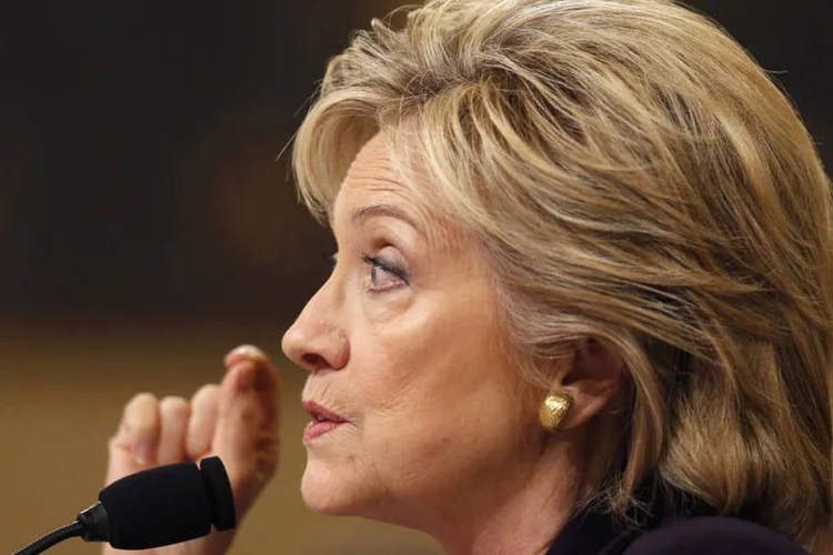 
	Hillary Clinton: at&eacute; agora, Departamento de Estado identificou 1.800 e-mails no servidor de Hillary que cont&ecirc;m informa&ccedil;&otilde;es confidenciais
 (Gary Cameron/ Reuters)