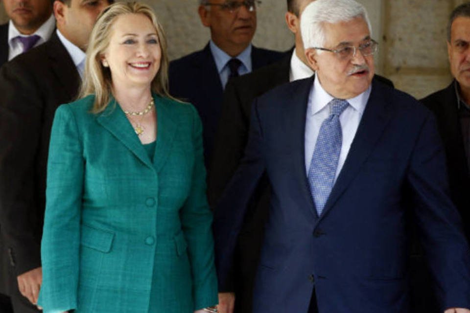 Hillary analisa com presidente palestino mediação em Gaza