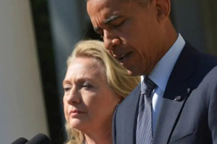 
	A secret&aacute;ria de Estado americano Hillary Clinton e o presidente Barack Obama: &quot;Os Estados Unidos nunca v&atilde;o recuar diante do mundo&quot;, disse Obama
 (©AFP / Mandel Ngan)