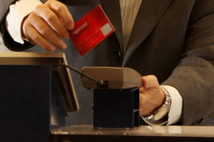 
	Hipercard: s&atilde;o quase 13,5 milh&otilde;es de cart&otilde;es emitidos desde a sua cria&ccedil;&atilde;o, em 1970
 (VEJA)