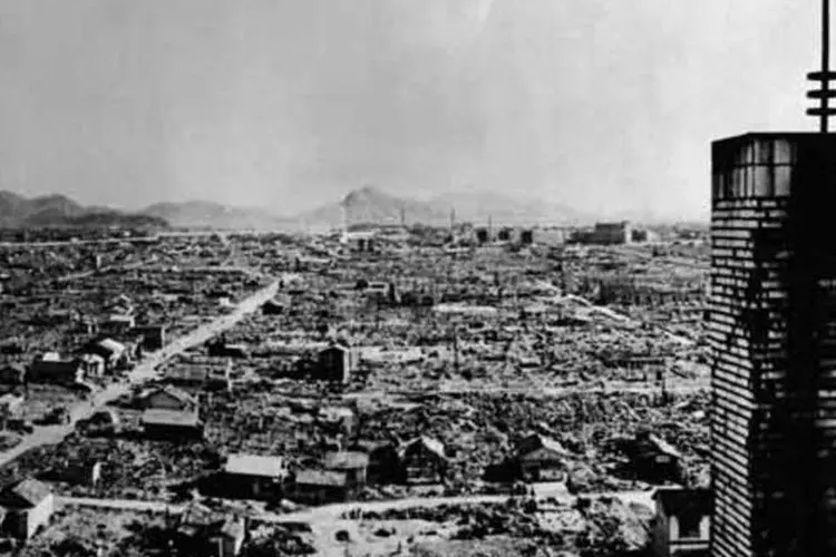 
	Vista geral de um bairro em Hiroshima ap&oacute;s a bomba at&ocirc;mica d&aacute; no&ccedil;&atilde;o da destrui&ccedil;&atilde;o na cidade
 (Keystone/Getty Images)
