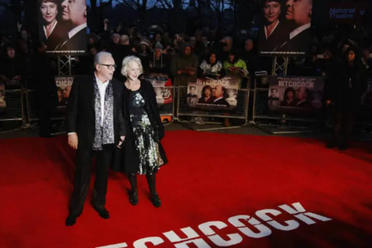 
	Os atores Anthony Hopkins e Helen Mirren chegam para a estreia de &quot;Hitchcock&quot; em Londres
 (REUTERS / Luke MacGregor)